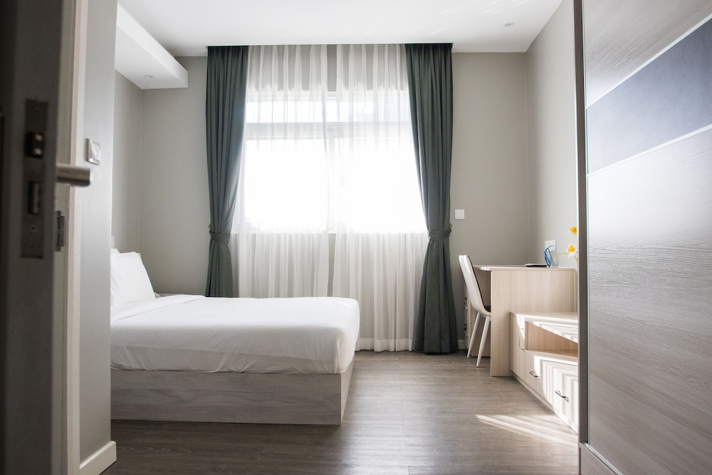 2 BEDROOMS, APARTMENT