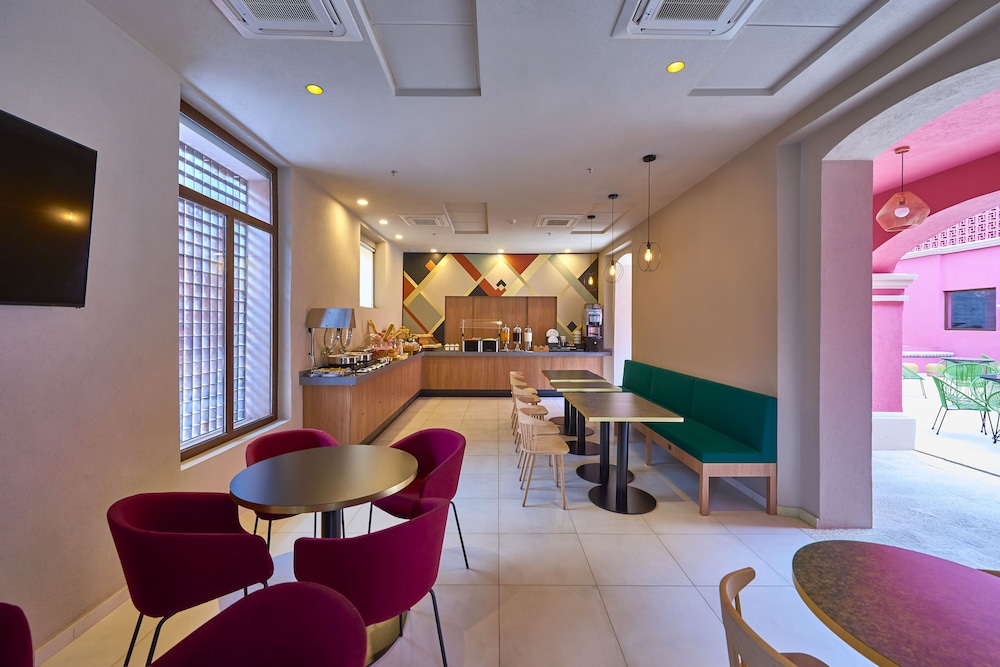City Centro by Marriott Oaxaca 50/75