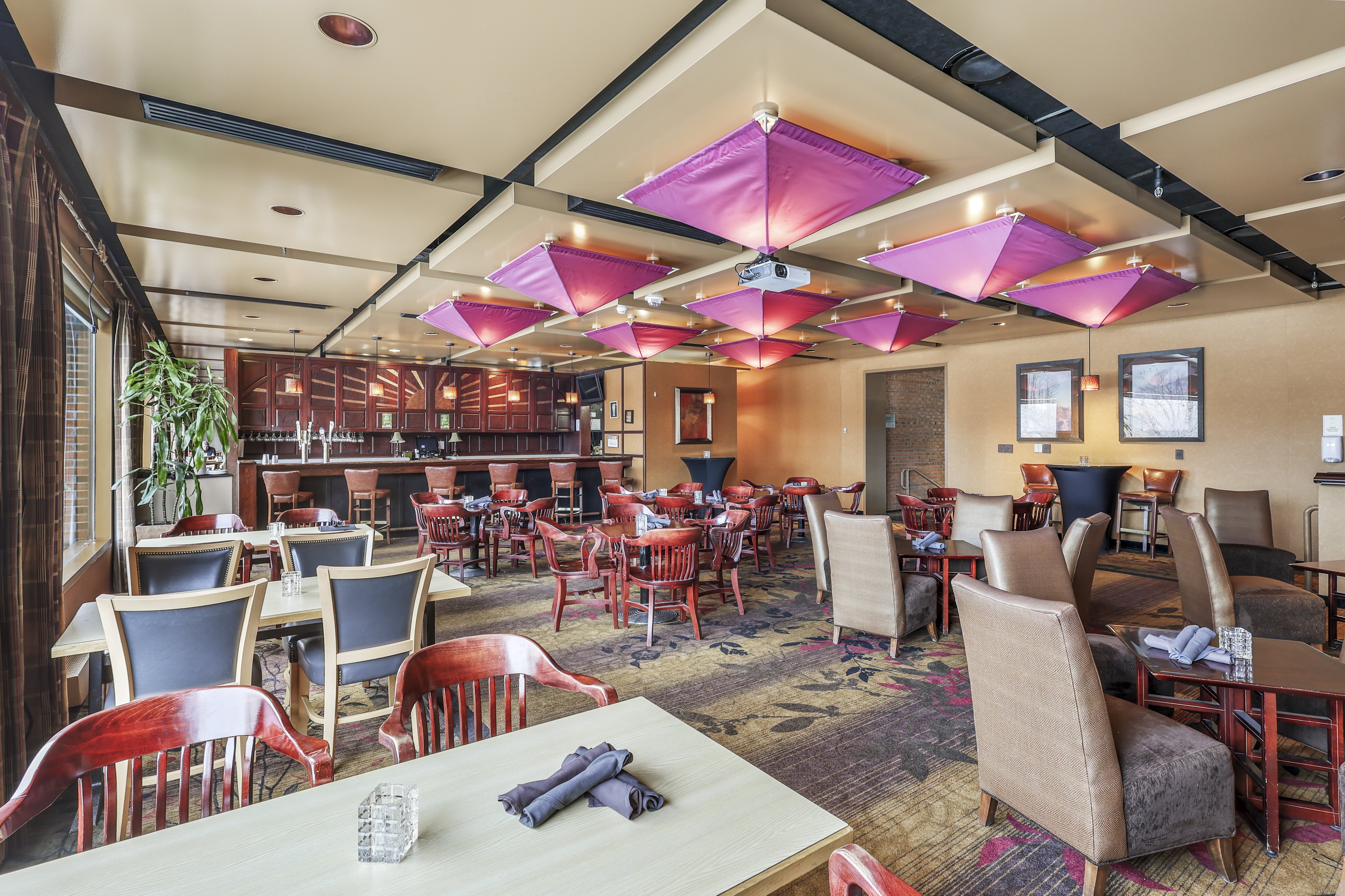 Crowne Plaza Minneapolis West 38/60