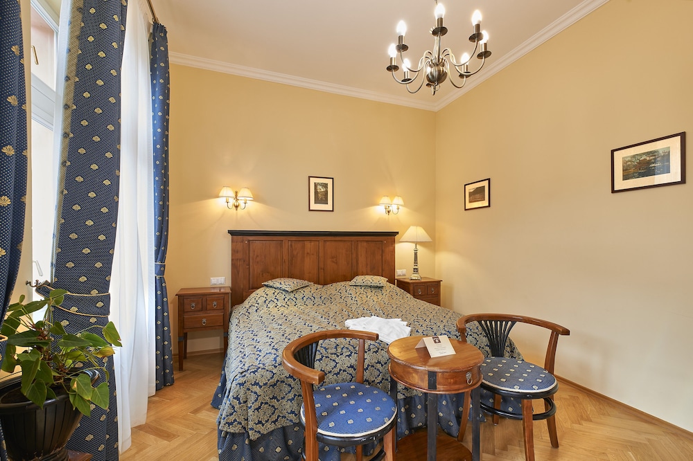 Hotel Salvator 49/63