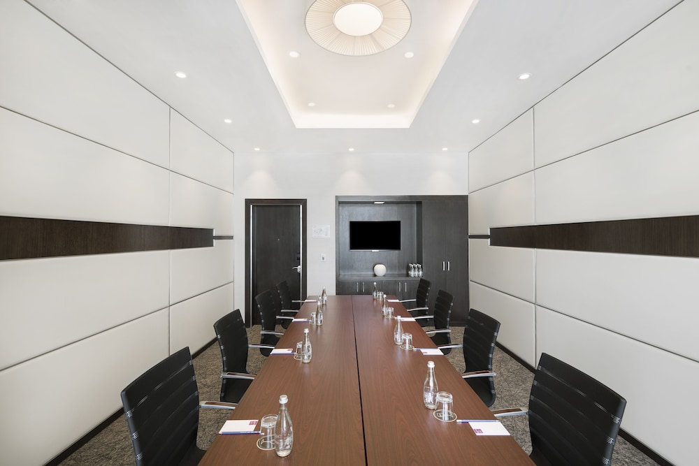 Hyatt Place Dubai Jumeirah 42/47