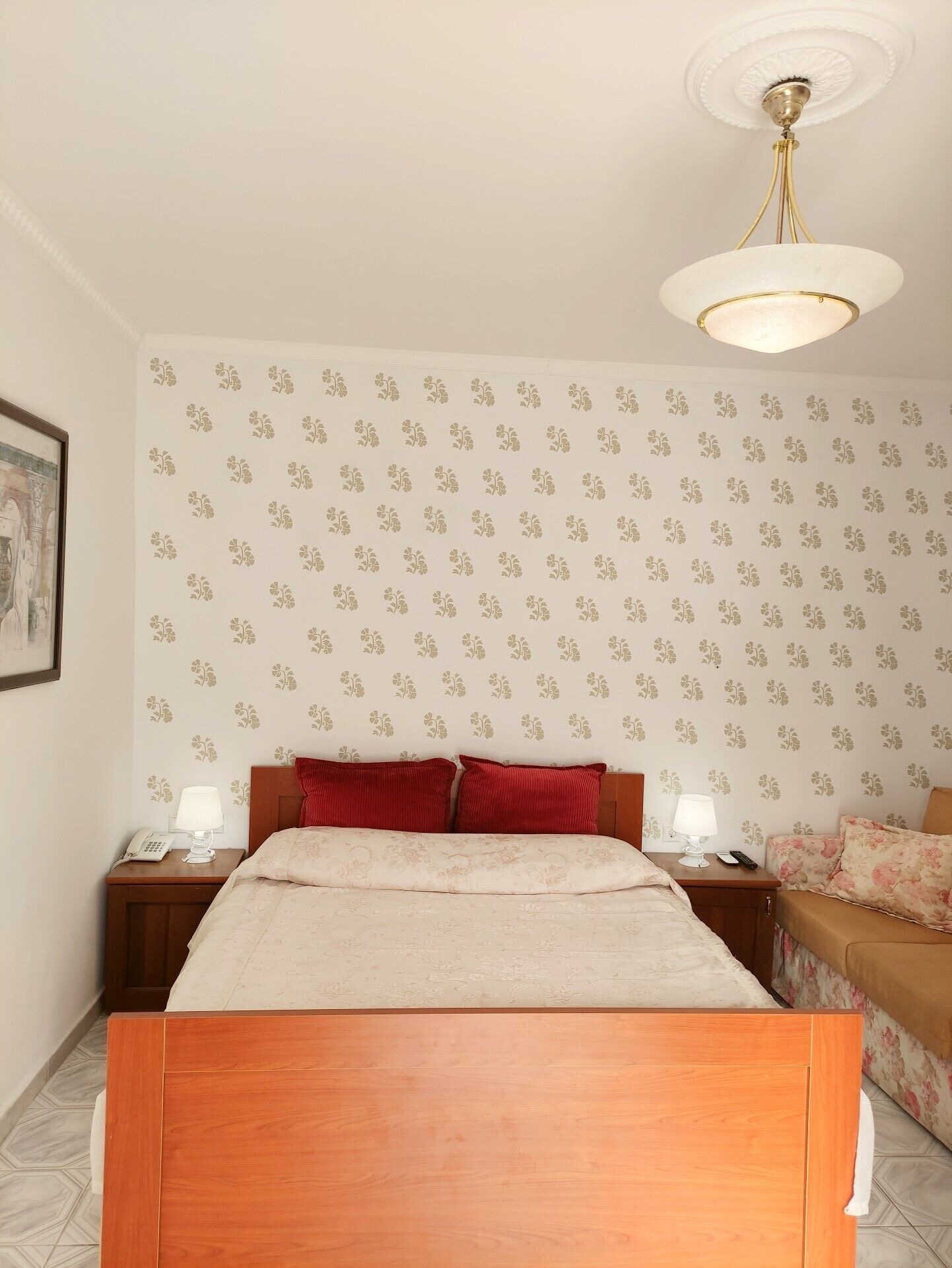 Economy, Queen Bed
