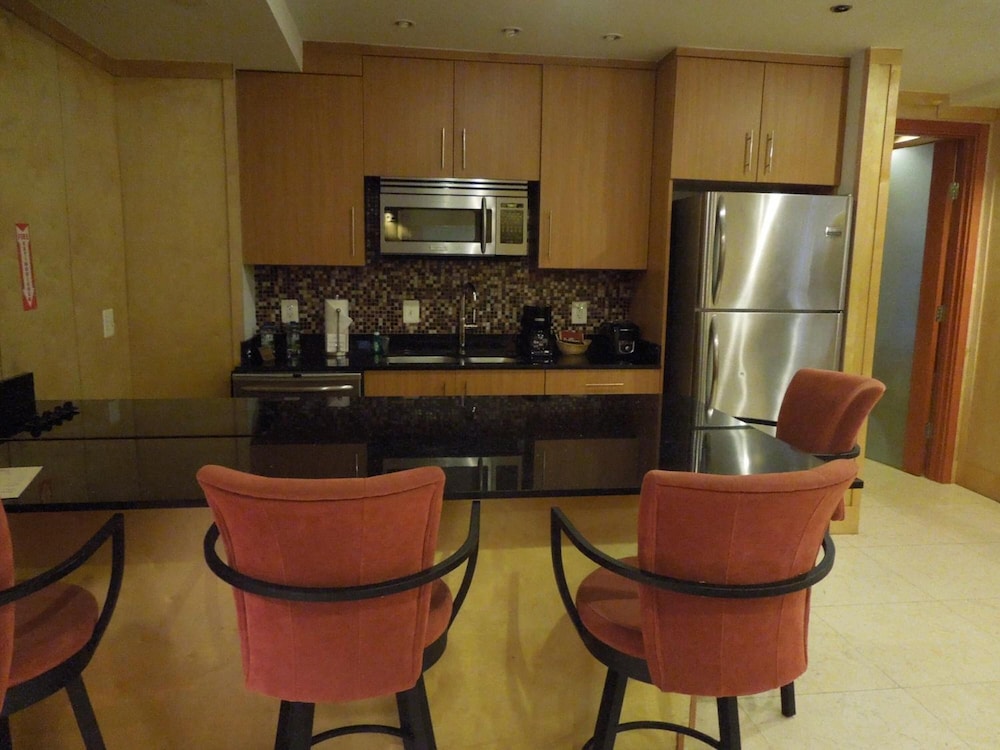 The Eldon Luxury Suites 40/51