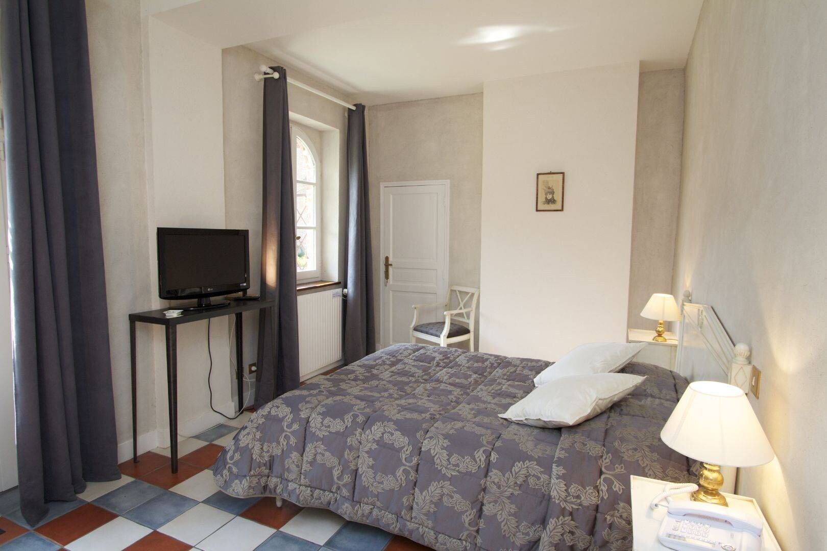 Superior, Queen Bed