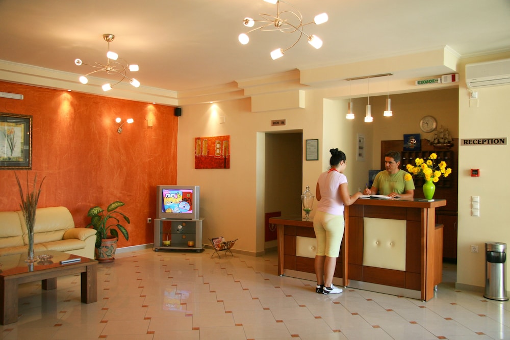 Loukas Hotel &amp; Apartments 9/50