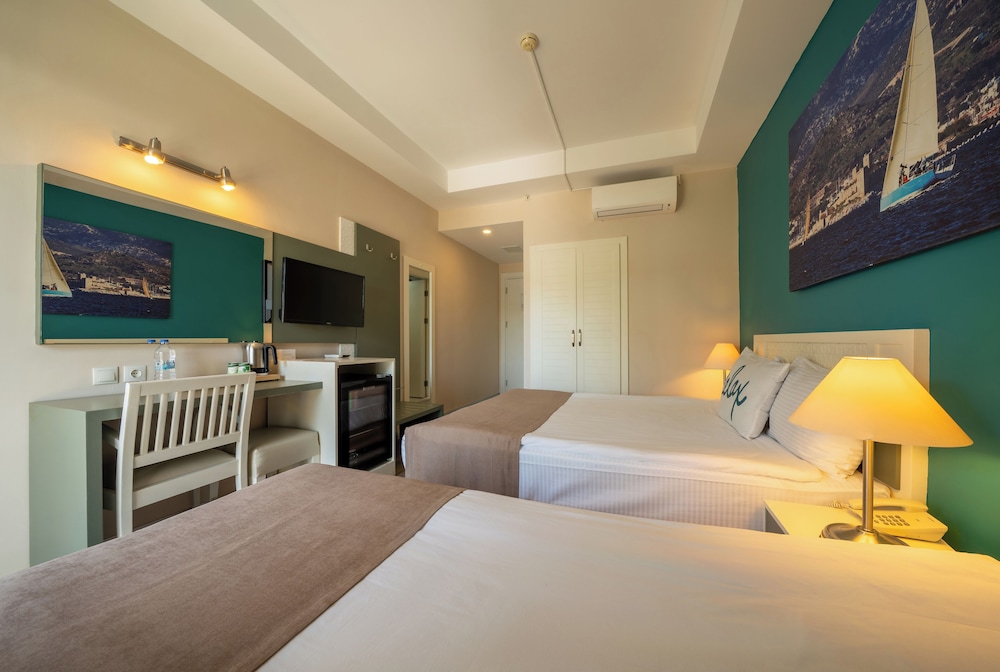 Green Bay Resort & Spa 38/86