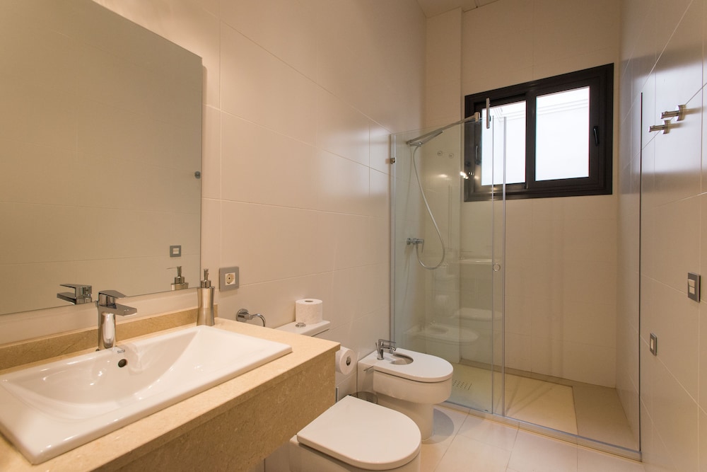 Q&Q Cathedral Suites Sevilla 48/50