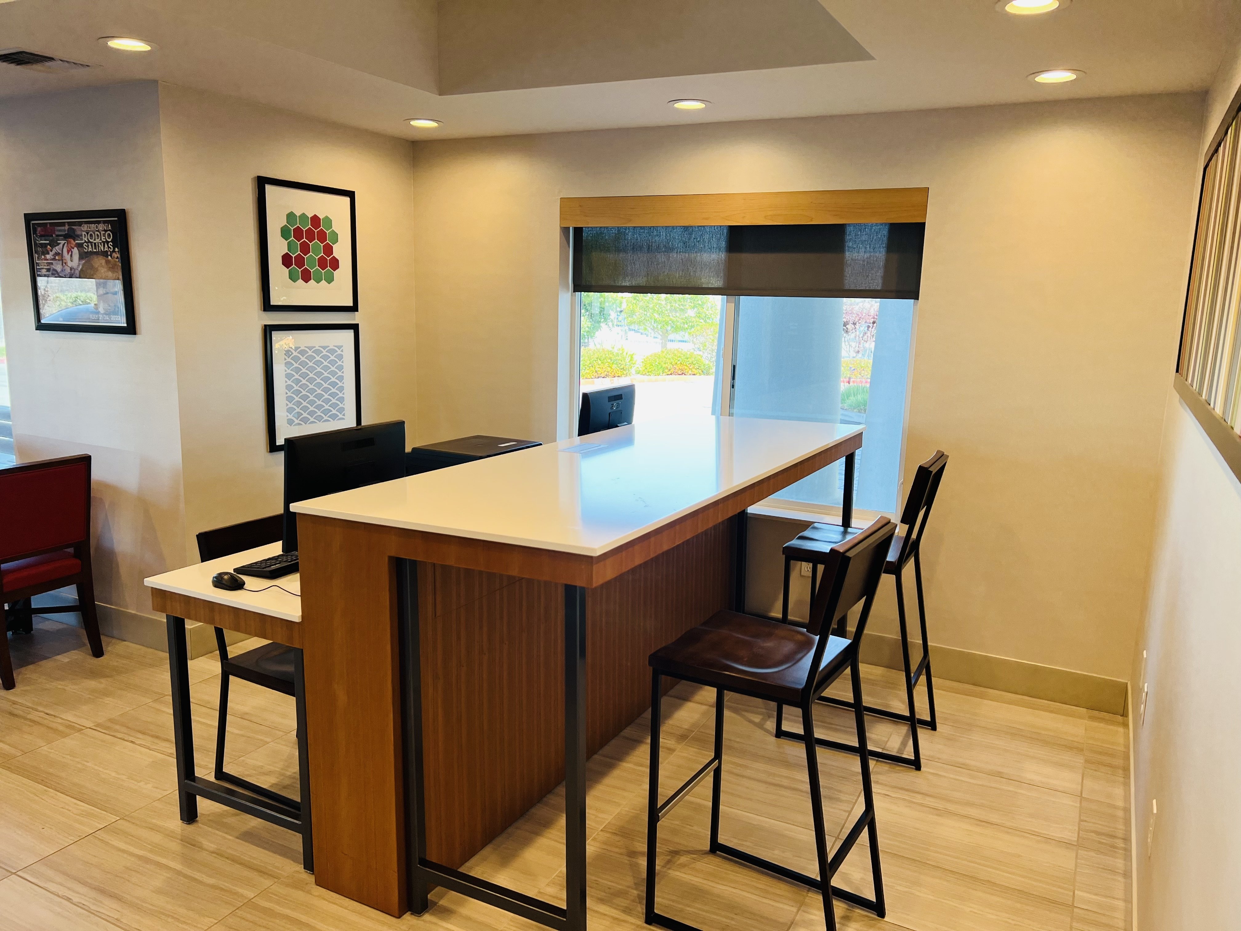 Holiday Inn Express Hotel Suites Salinas 47/69