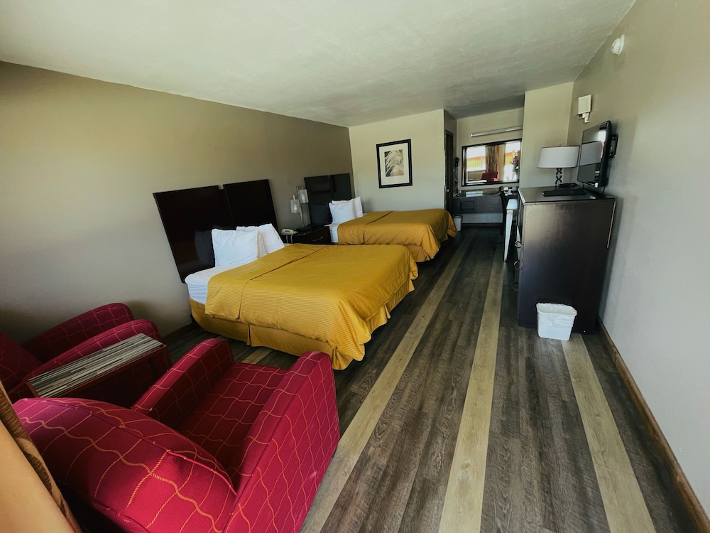 Royal Inn & Suites 9/24