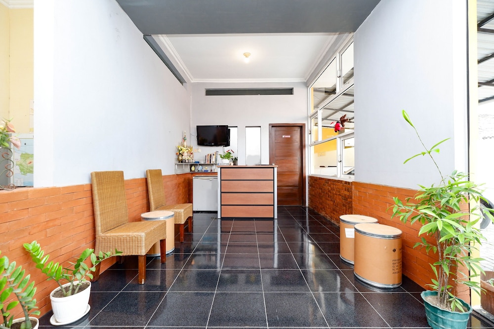 Hotel SUPER OYO 2209 Solo Point Guest House Syariah 25/31