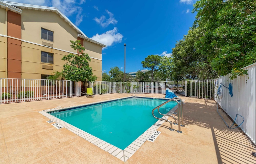 Extended Stay America Fort Lauderdale Cypress Crk 6th Way 46/48