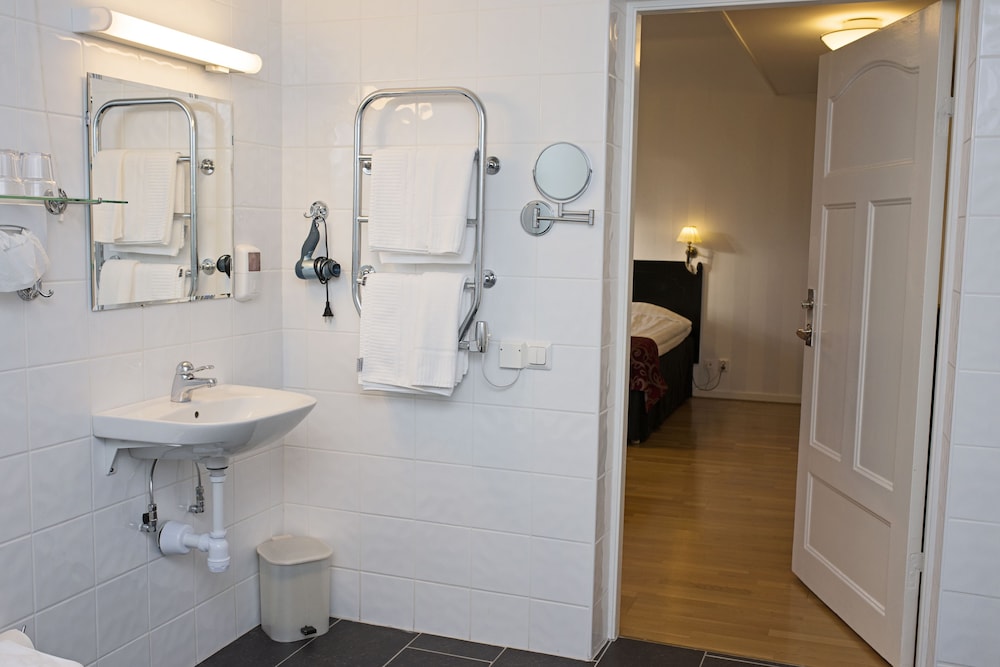 Badhotellet 49/50