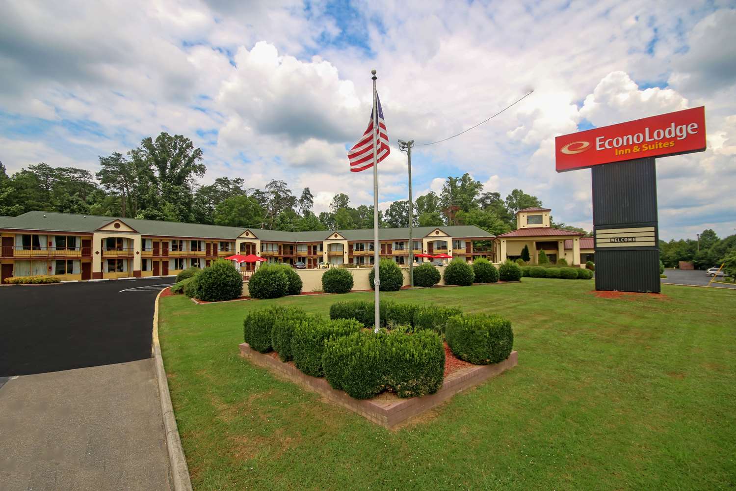 Americas Best Value Inn Pilot Mountain 6/7