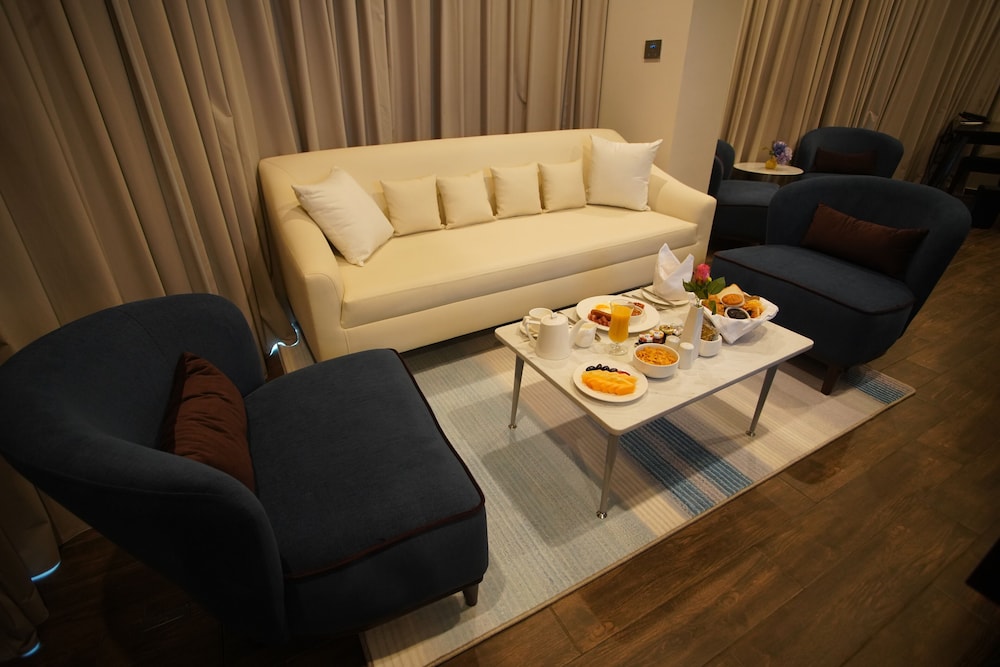 C - Hotel and Suites Doha 35/50