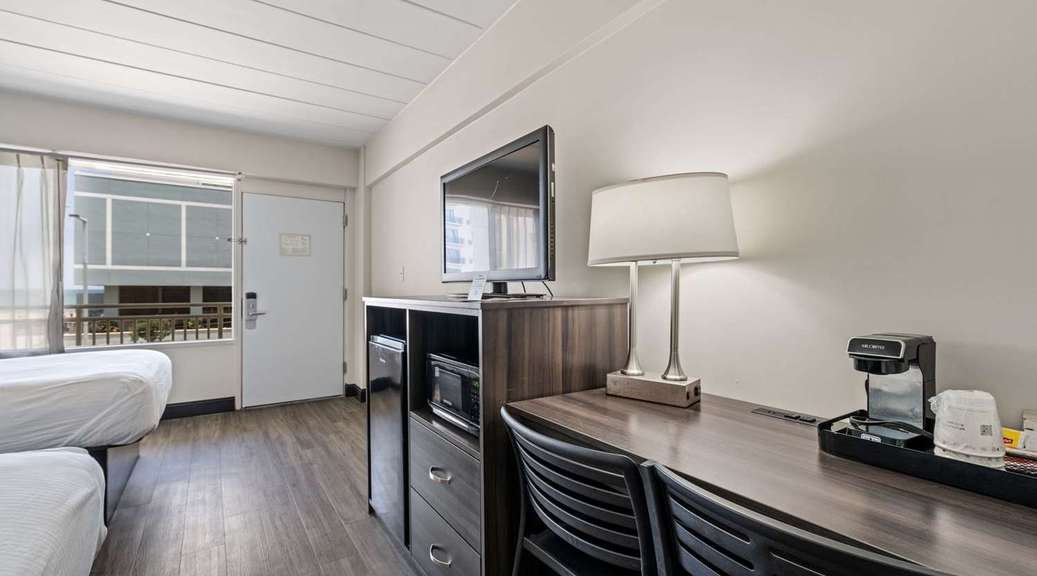 غرفة بسريرين مزدوجين، SureStay Hotel by Best Western Virginia Beach Royal Clipper 6/10