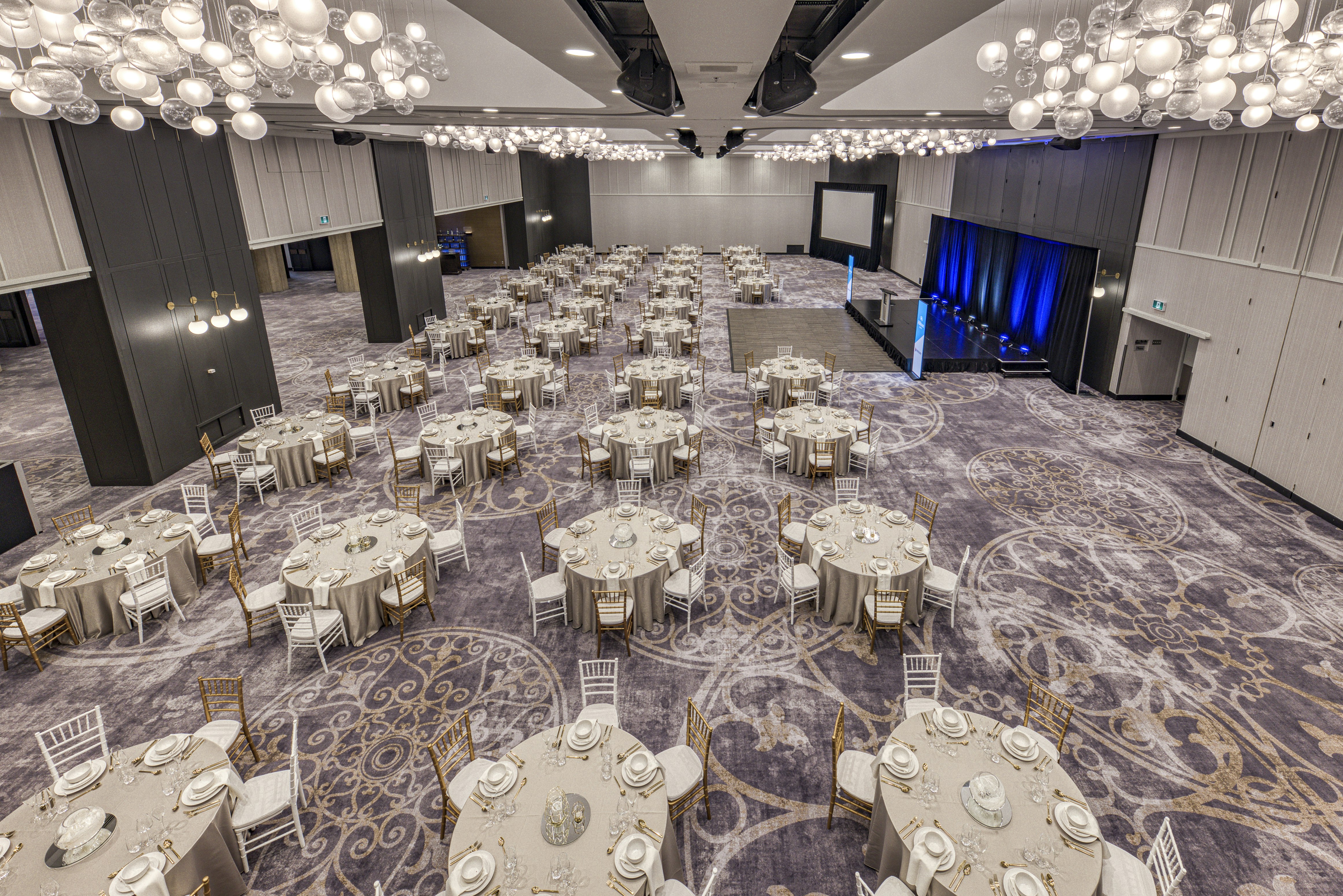 HILTON QUEBEC 52/57