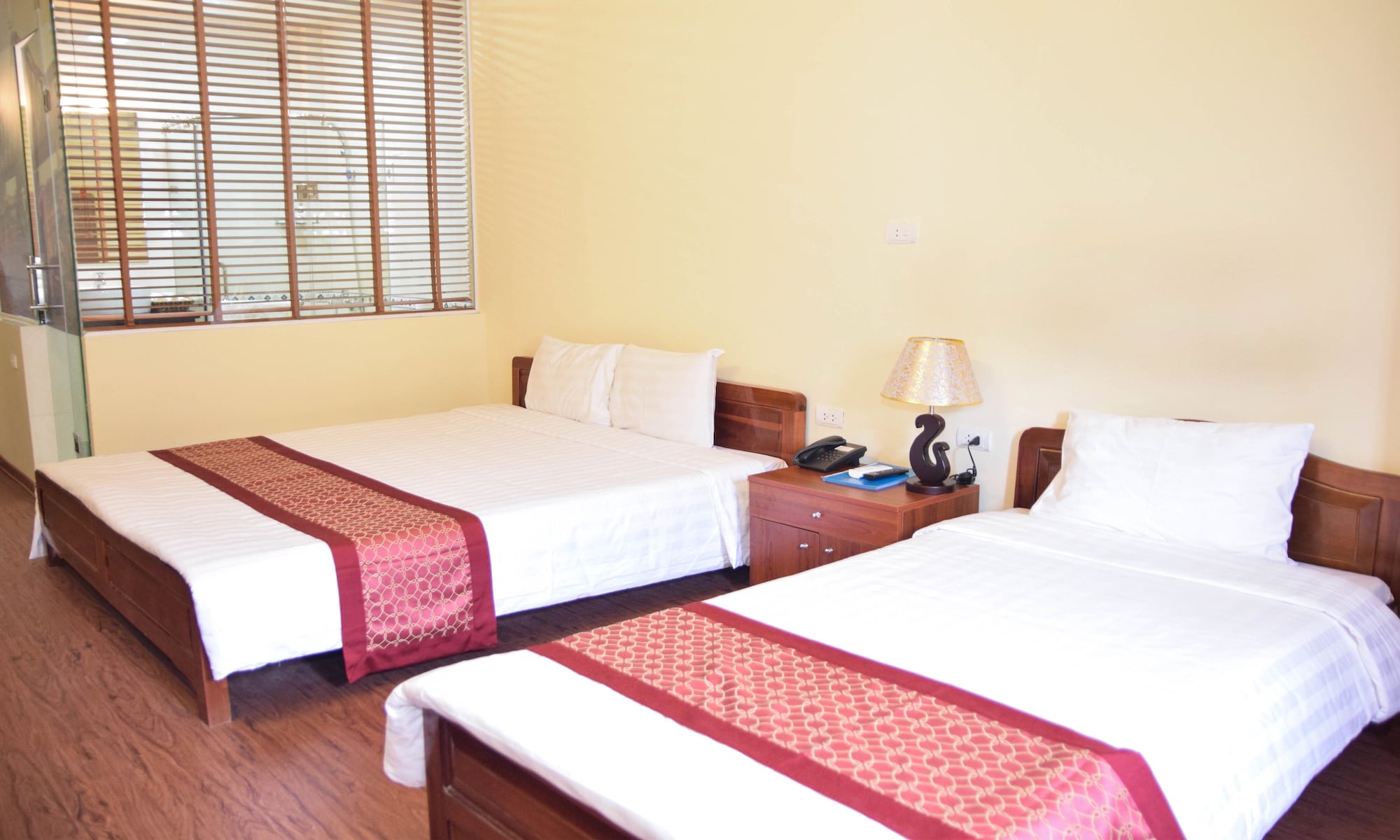 SUPERIOR, DOUBLE OR TWIN BED