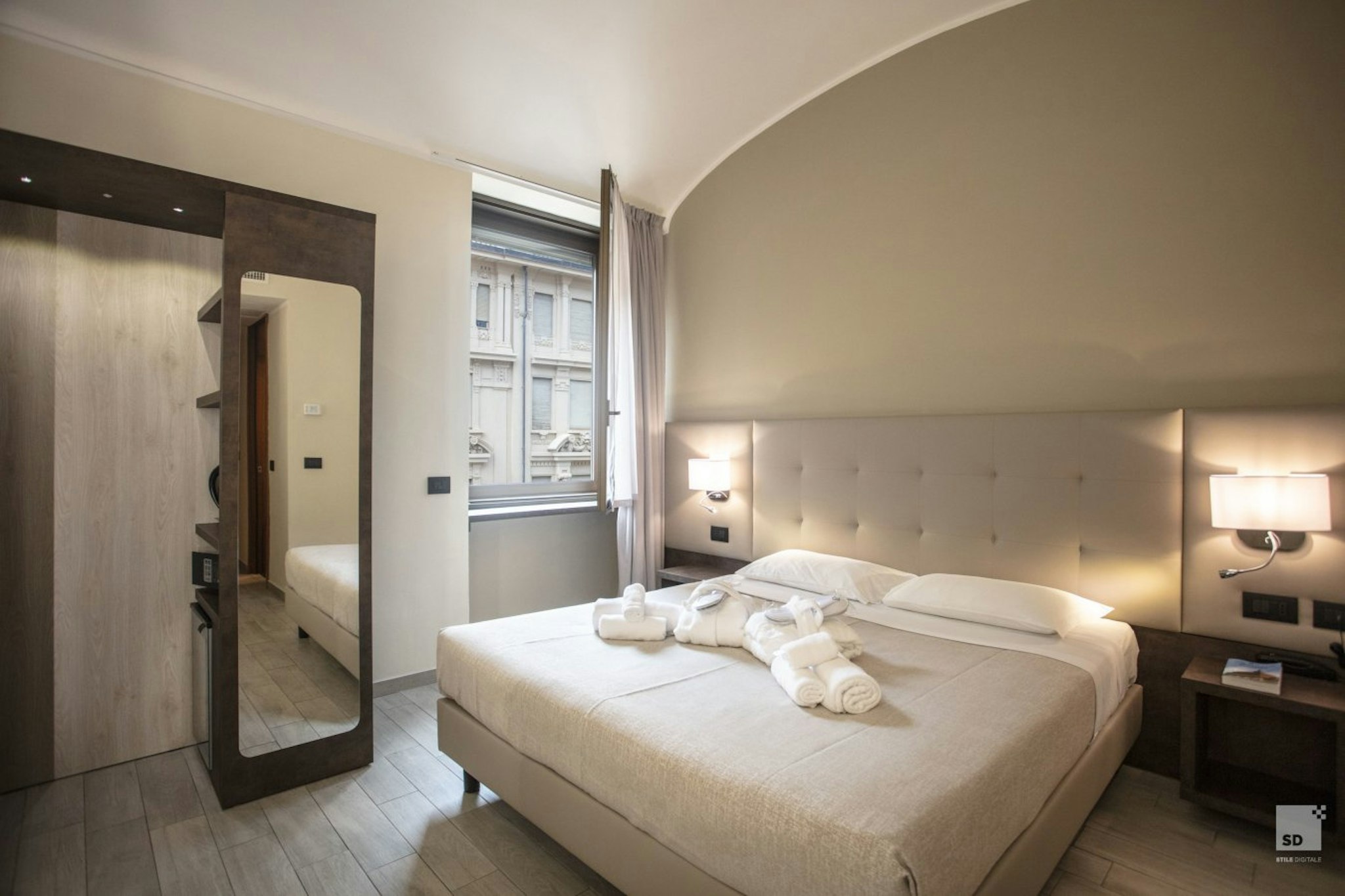 Diplomatic Hotel 17/62