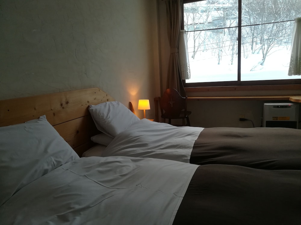 Madarao Elm Pension 18/50