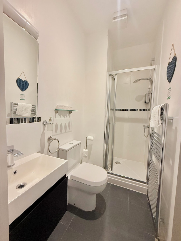 غرفة عائلية بسرير كينج وسرير فردي، Oxford Guest House 4/5