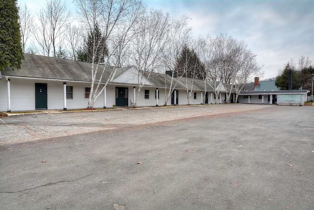 Colonial Motel And Spa 55/60