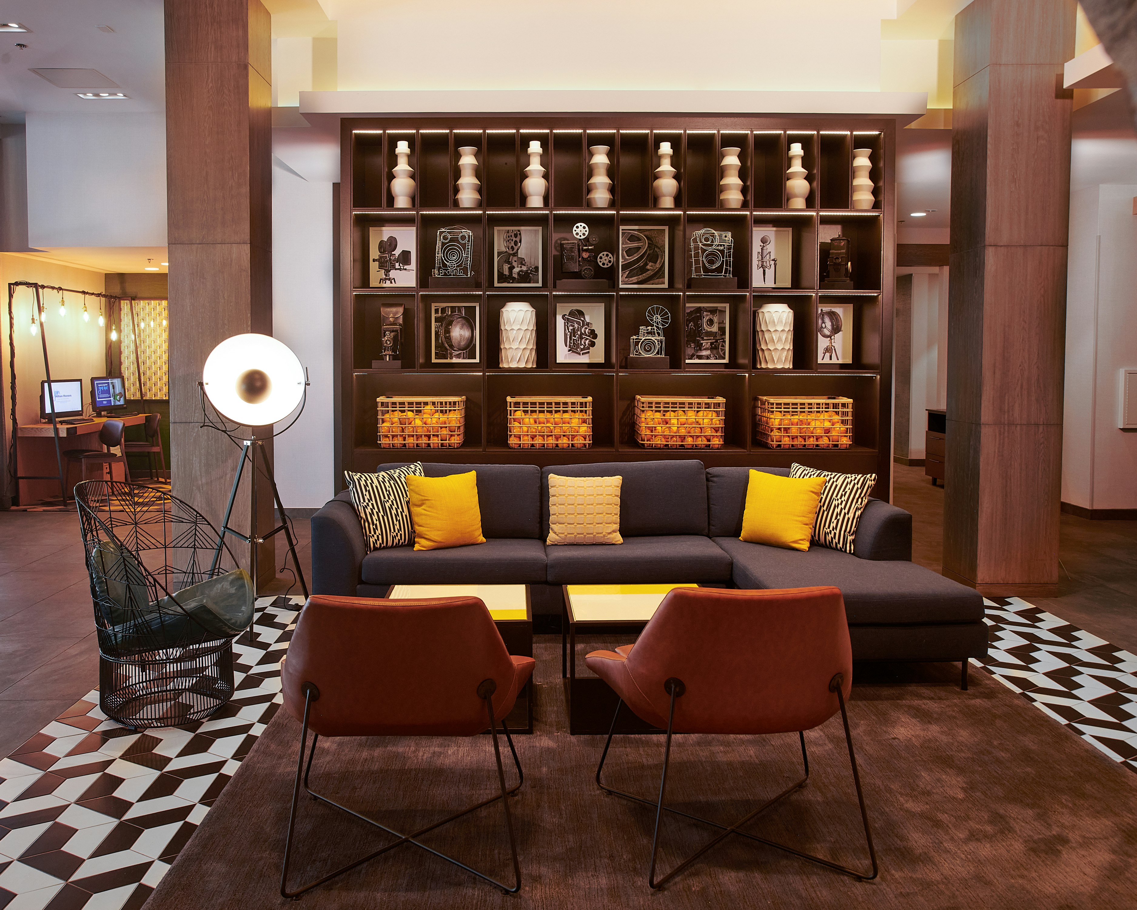 Hampton Inn and Suites Los Angeles /Sherman Oaks (ex Hampton Suites LAX Van Nuys) 13/29