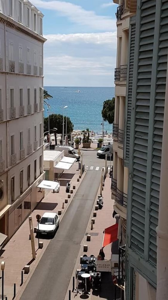 Azurene Royal Hotel 52/67
