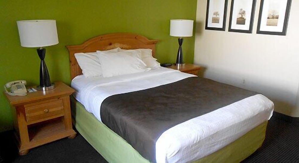 Americinn By Wyndham Manitowoc 16/26