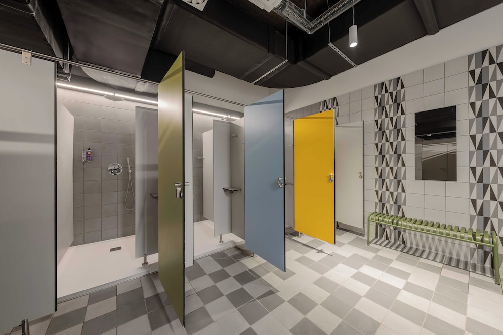 Roof Top, Tent, 5 Beds, Shared Bathroom, Terrace, Ibis Styles Ljubljana The Fuzzy Log 3/3