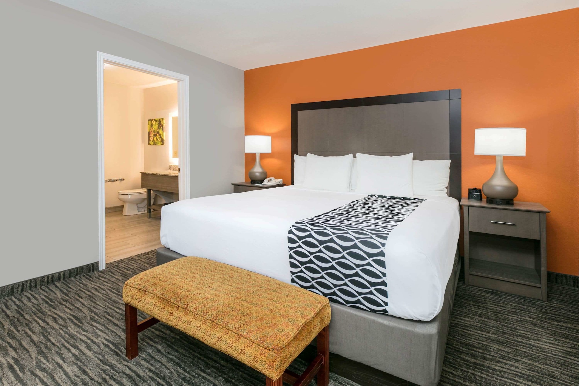 جناح بسرير كينج بغرفة نوم واحدة، La Quinta Inn & Suites by Wyndham Fredericksburg 2/4