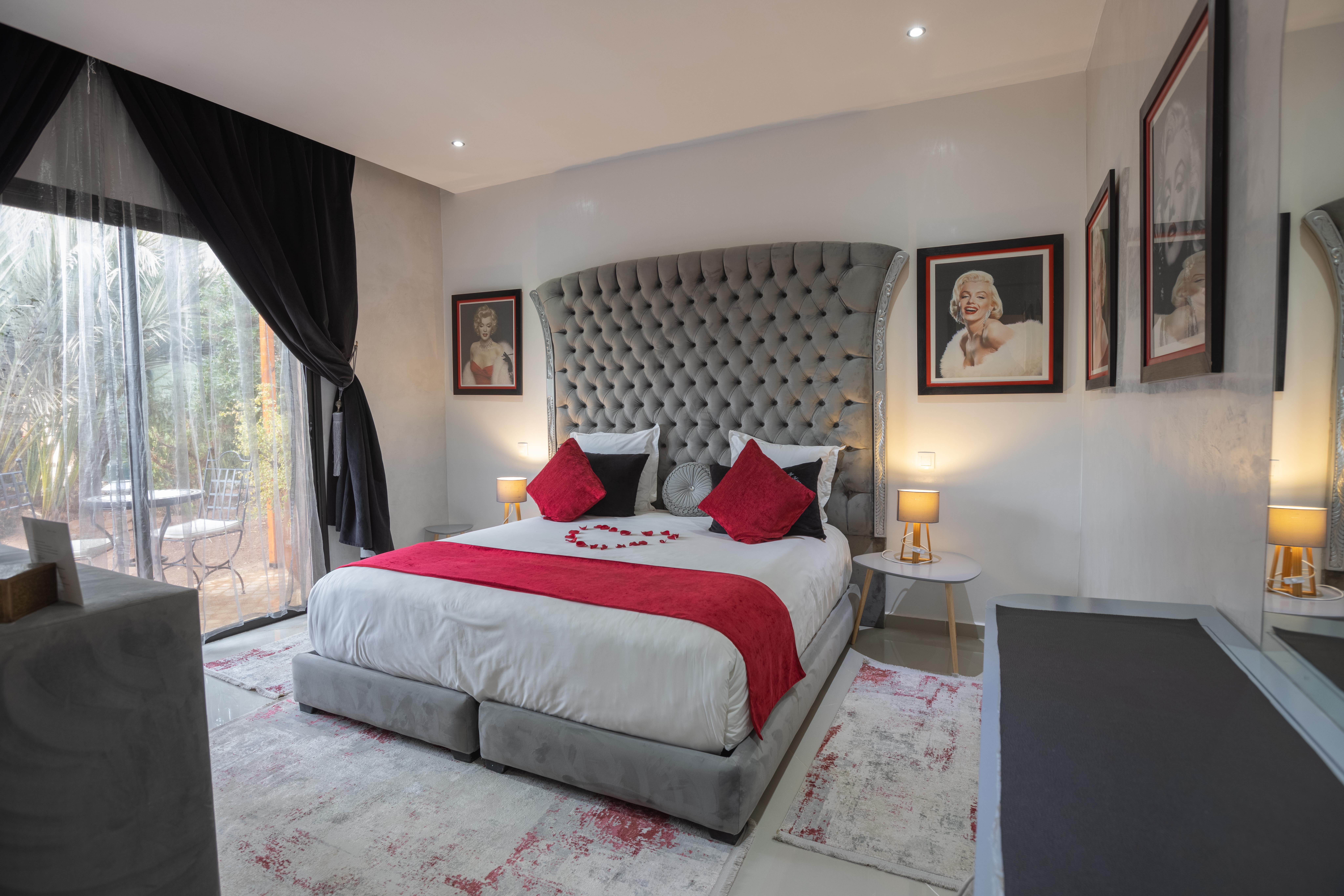 Deluxe, Double Bed