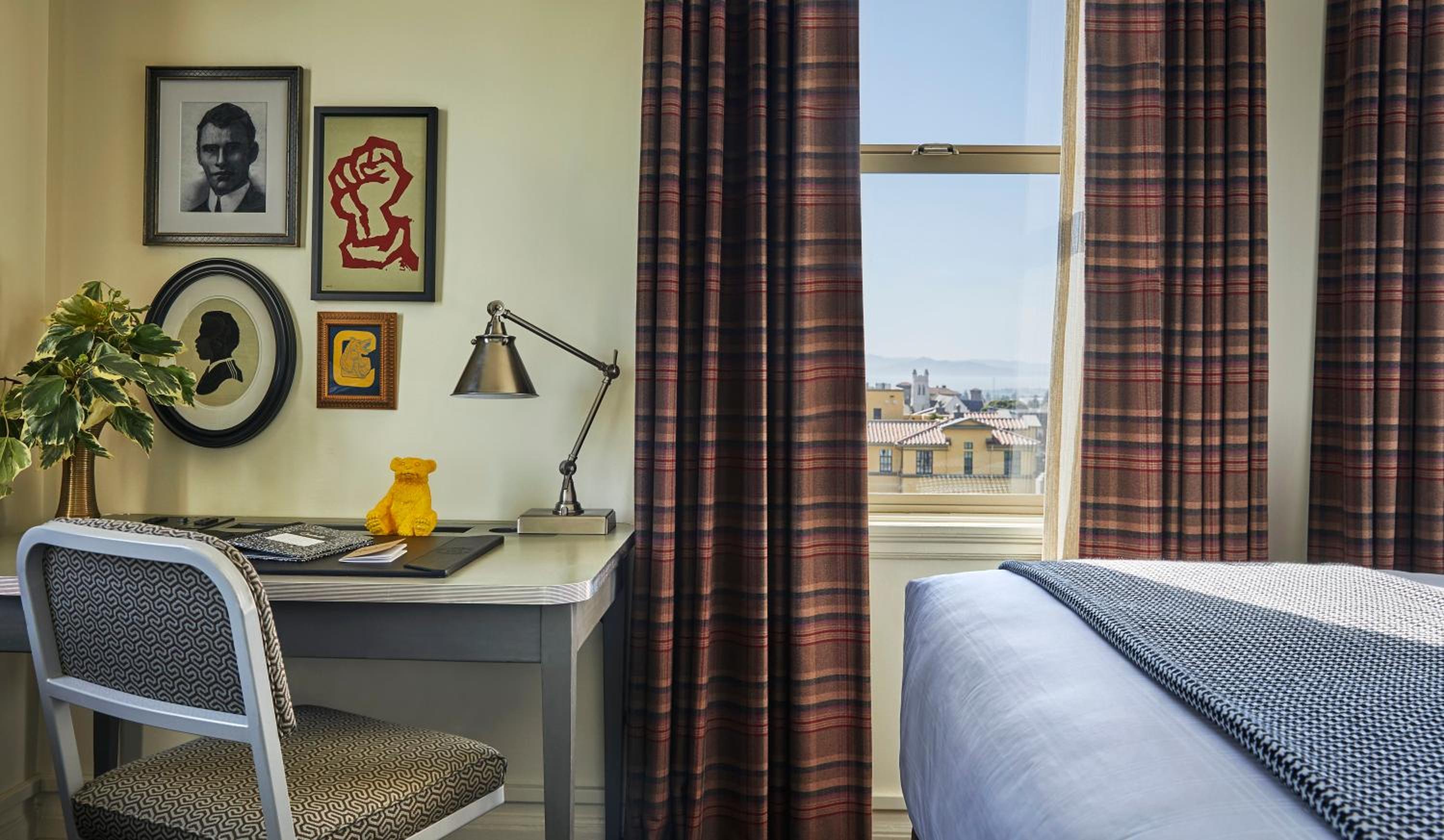 Graduate, King Bed, Top Floor، Graduate by Hilton Berkeley 5/7