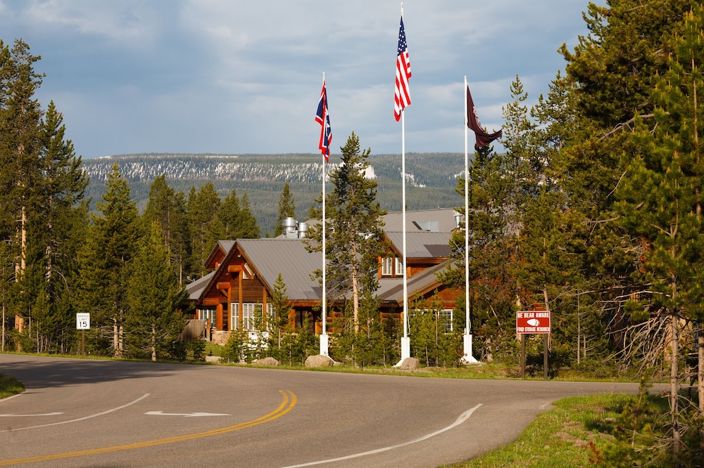 Headwaters Lodge And Cabins At Flagg Ranch 31/55