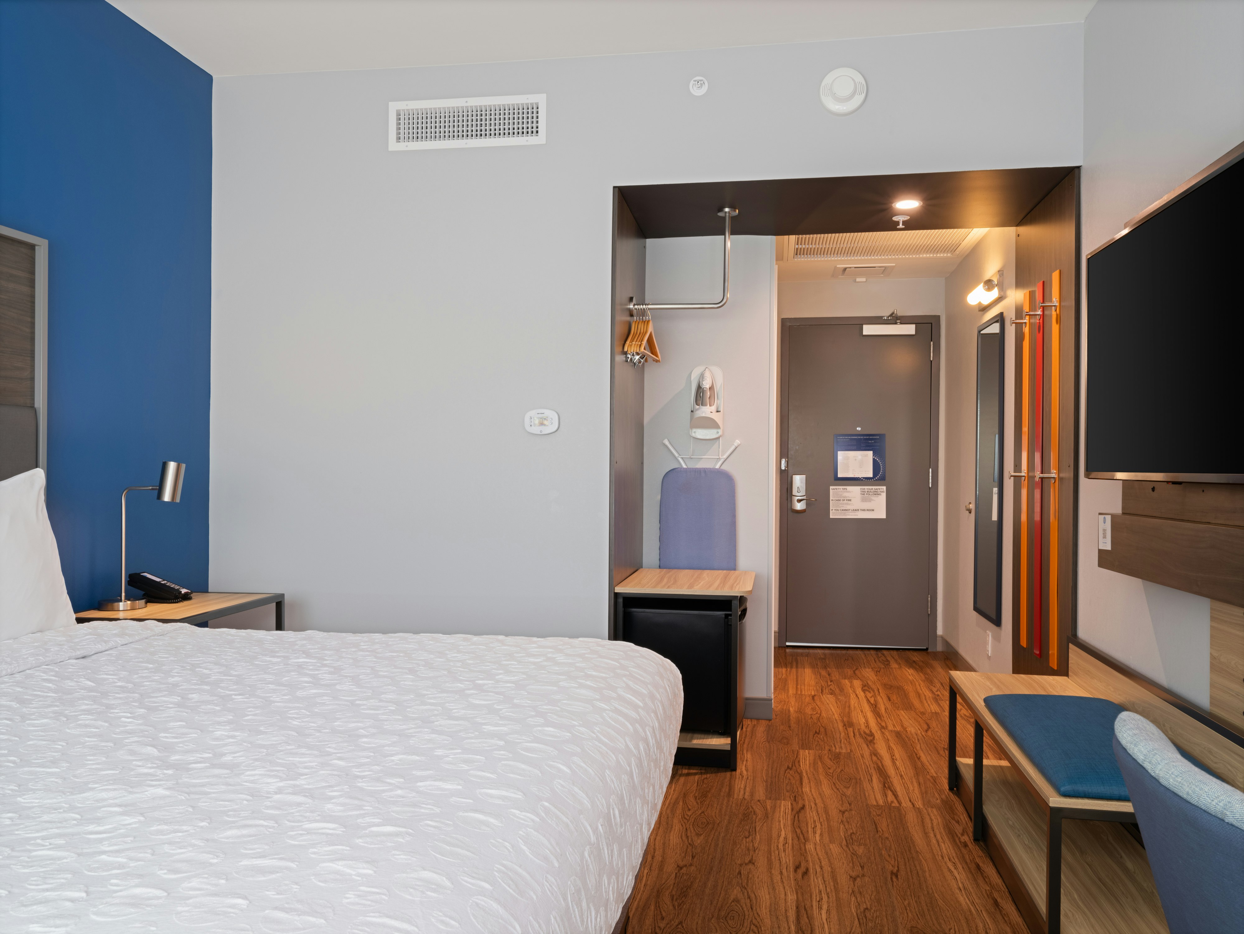 Room, King Bed
