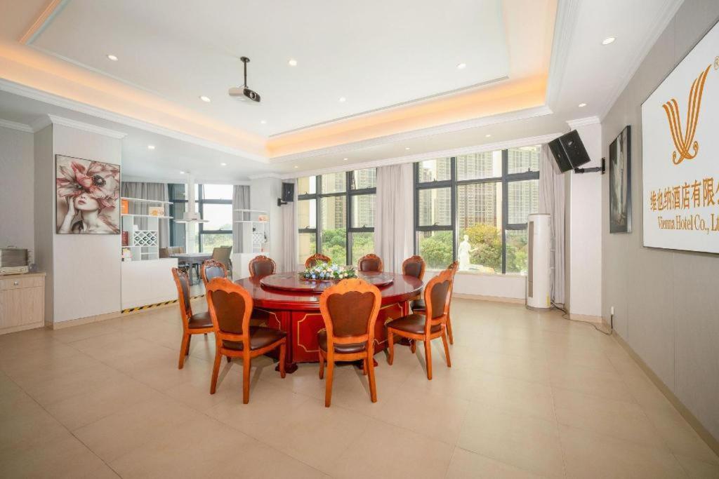 Vienna Hotel (Zhongshan Ancient Town Haizhou) 41/58