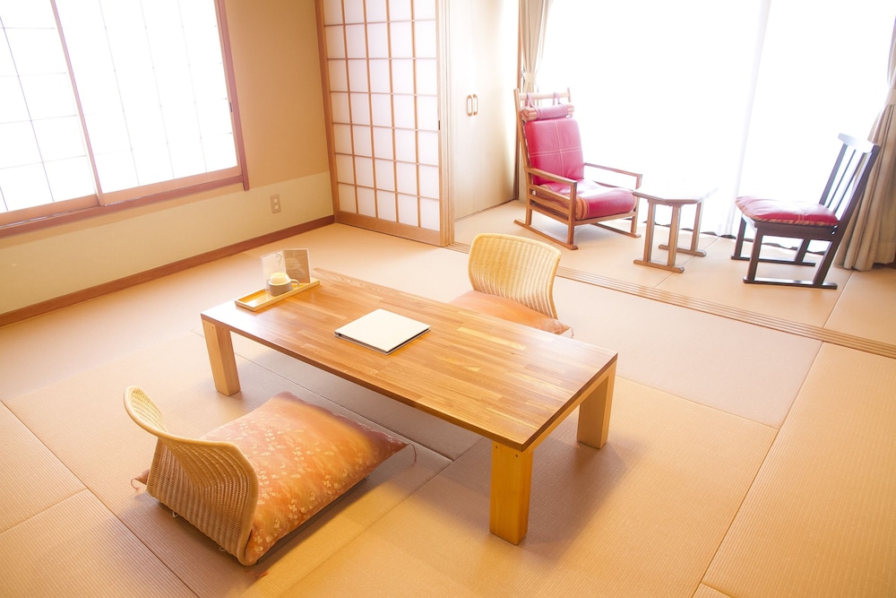 Yugawara Retreat Goen No Mori 6/50