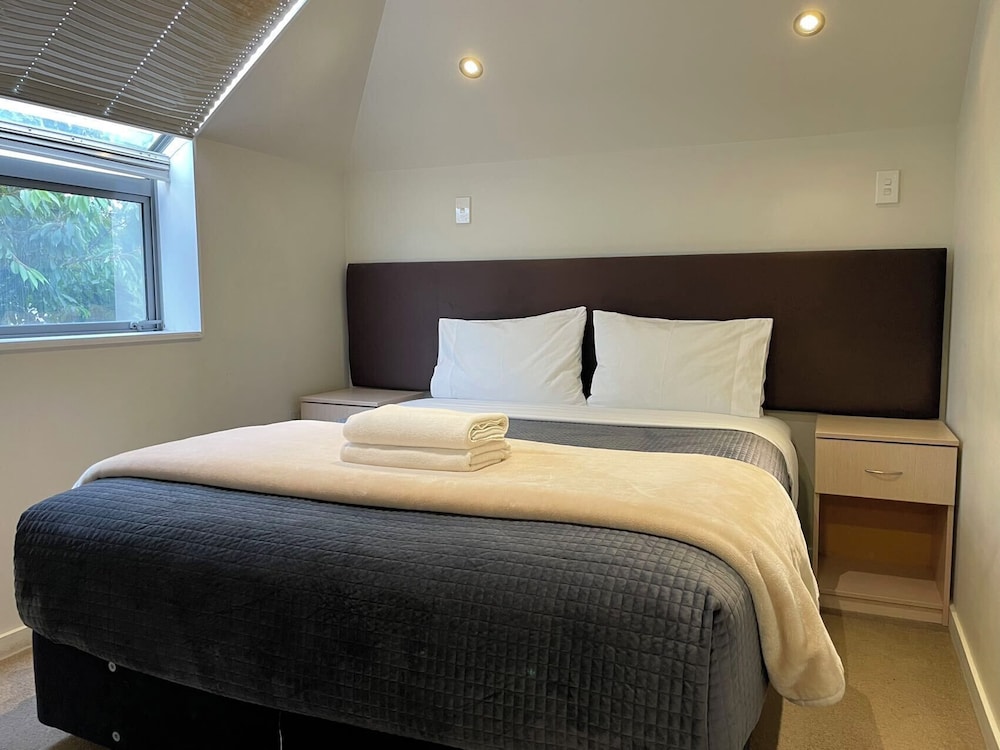 Alpha Motel Luxury Apartments 32/74