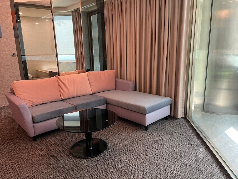 The Loft Hotel 53/75