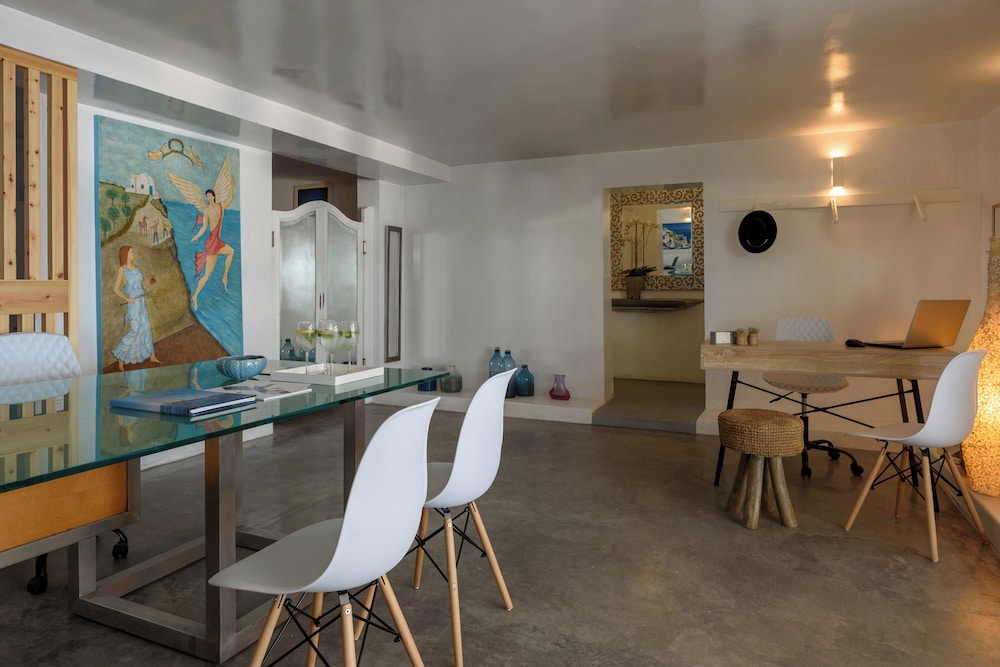 Kalestesia Suites 102/120