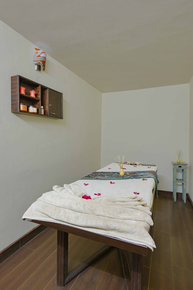 Hotel Swaroop Vilas 27/49