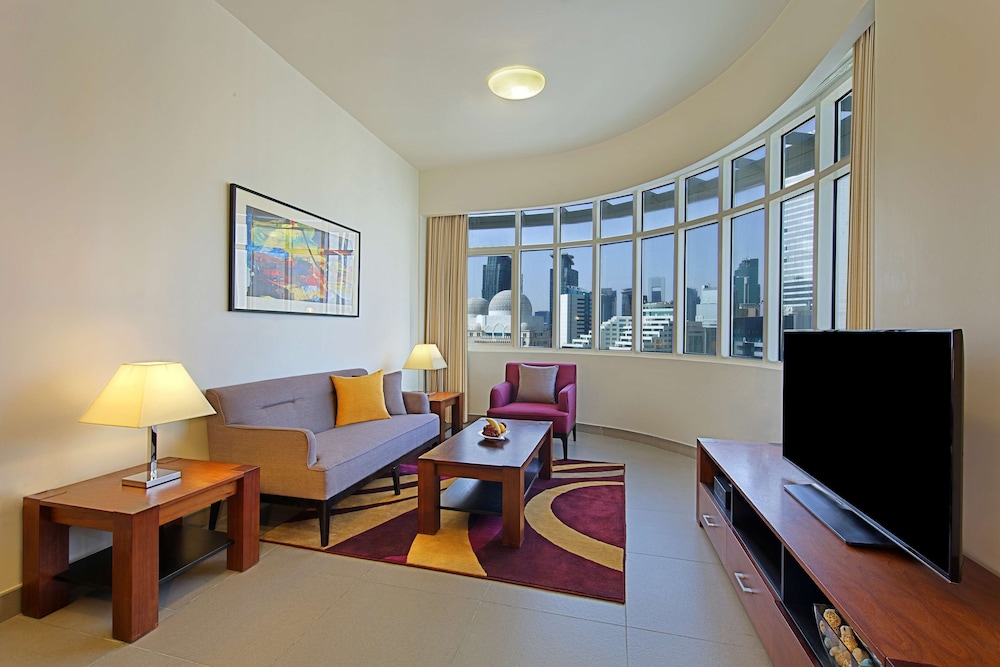 THE CURVE HOTEL 52/74