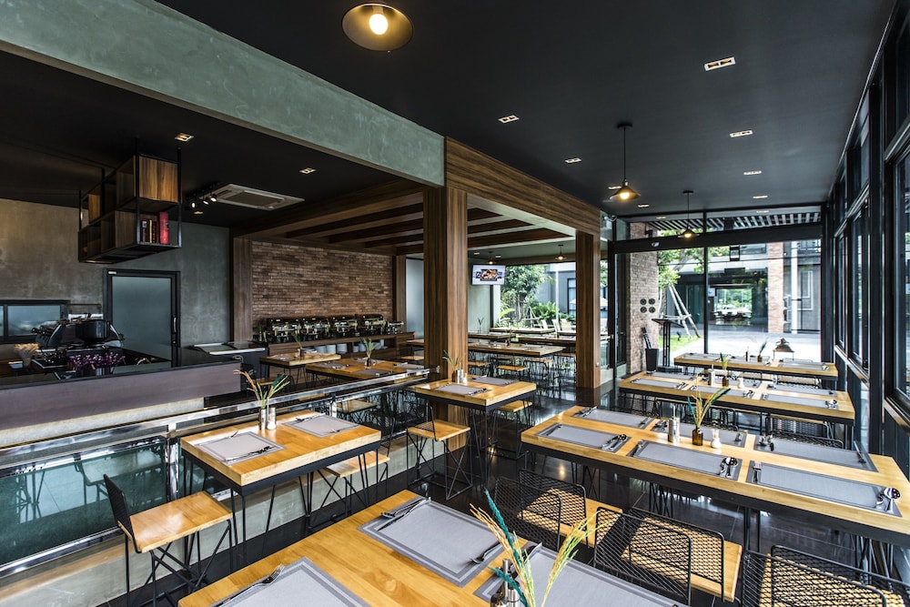 Cresco Hotel Buriram 87/100