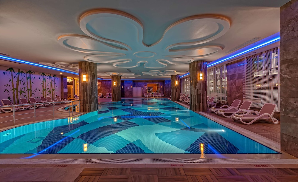 Kirman Hotels Belazur Resort and Spa 12/68