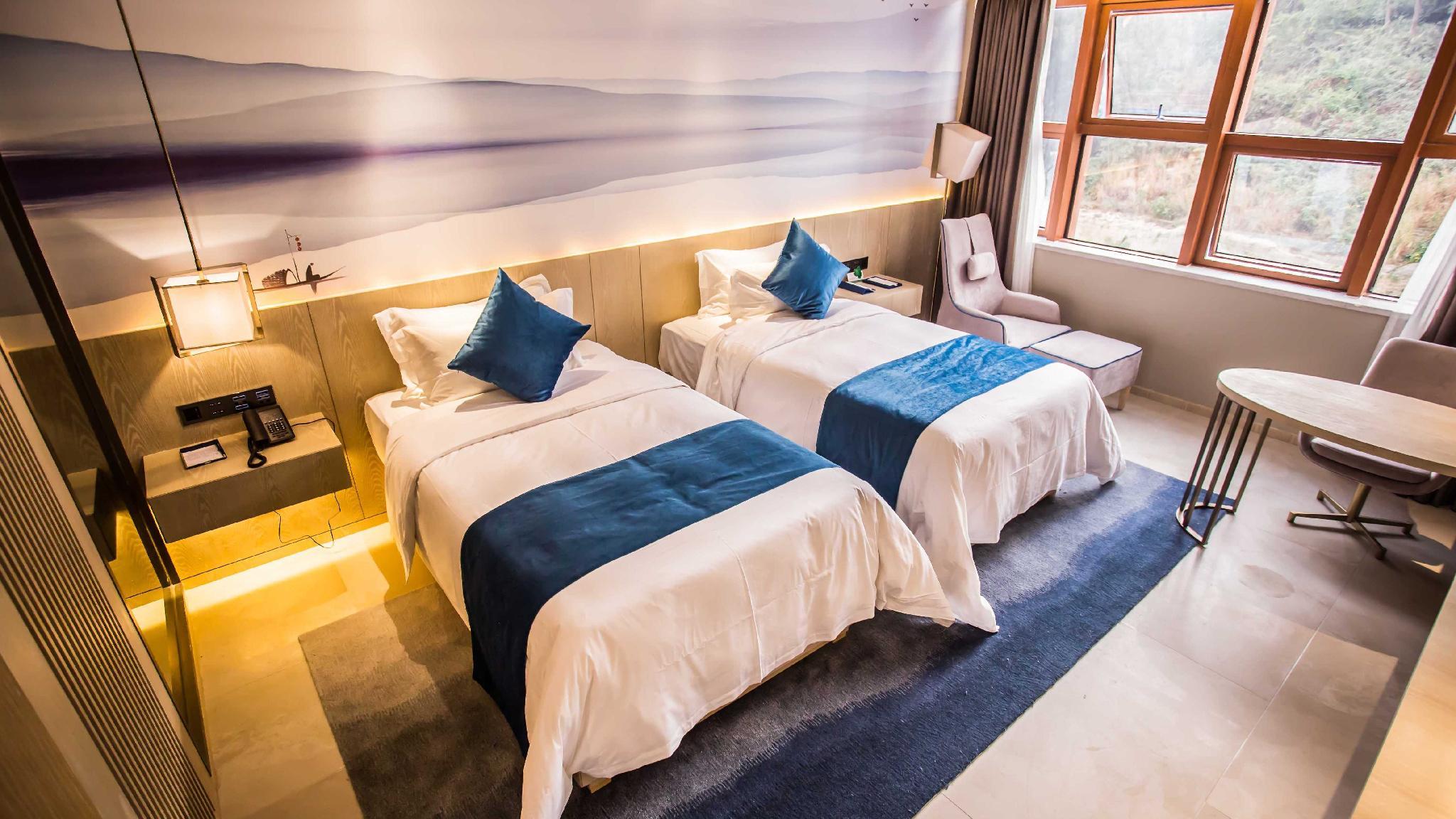Runde Wetland Park Hotel 9/17