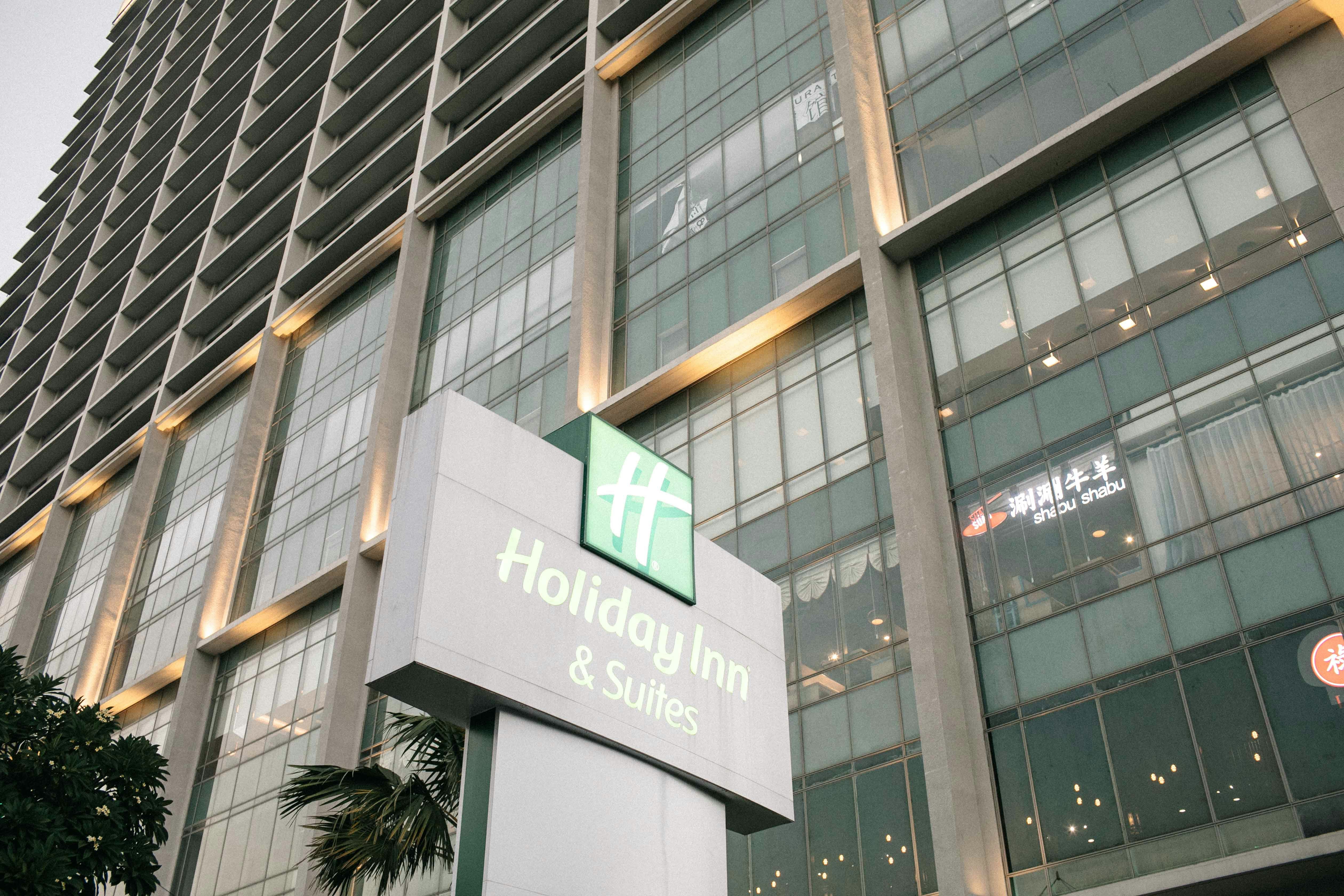 Holiday Inn Hotel Suites Jakarta Gajah Mada 4/77