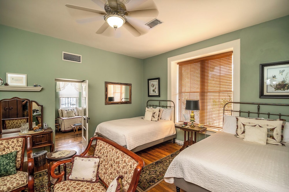 The Blenman House Inn 23/72