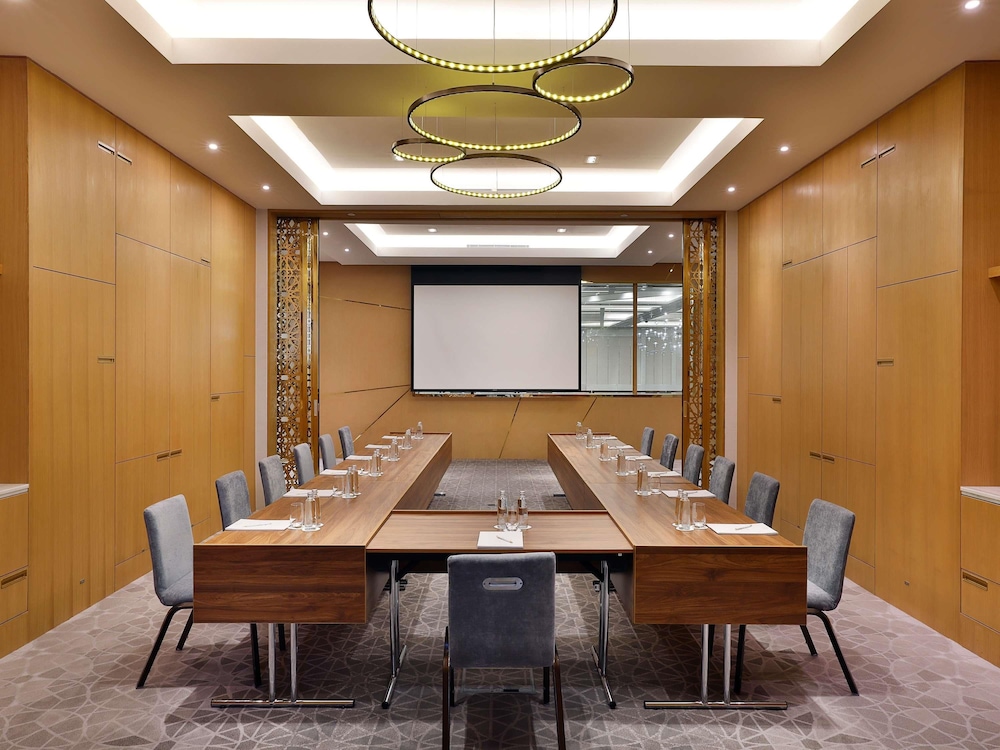 فندق ومركز مؤتمرات سوفيتيل الرياض(Sofitel Riyadh Hotel & Convention Centre) 45/49