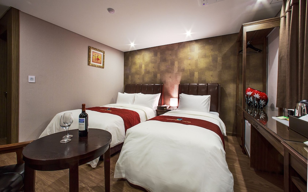 SUPERIOR, TWIN BEDS