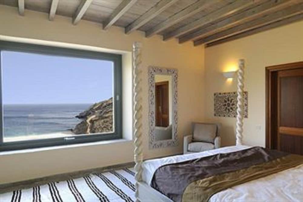 AEGEA BLUE CYCLADITIC RESORT(FOMERLY AEGEA BLUE VILLAS AND SUITES) 20/72