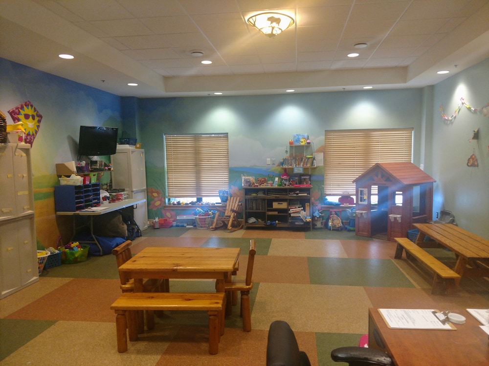 Hope Lake Lodge Indoor Waterpark 32/50